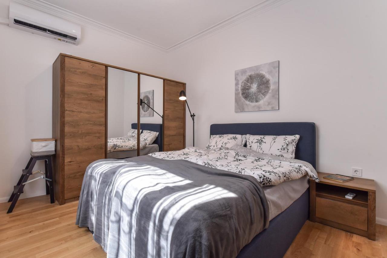 Cosy & Renovated 2Bd Flat Near Vitoshka By Flat Mаnager Lägenhet Sofia Exteriör bild