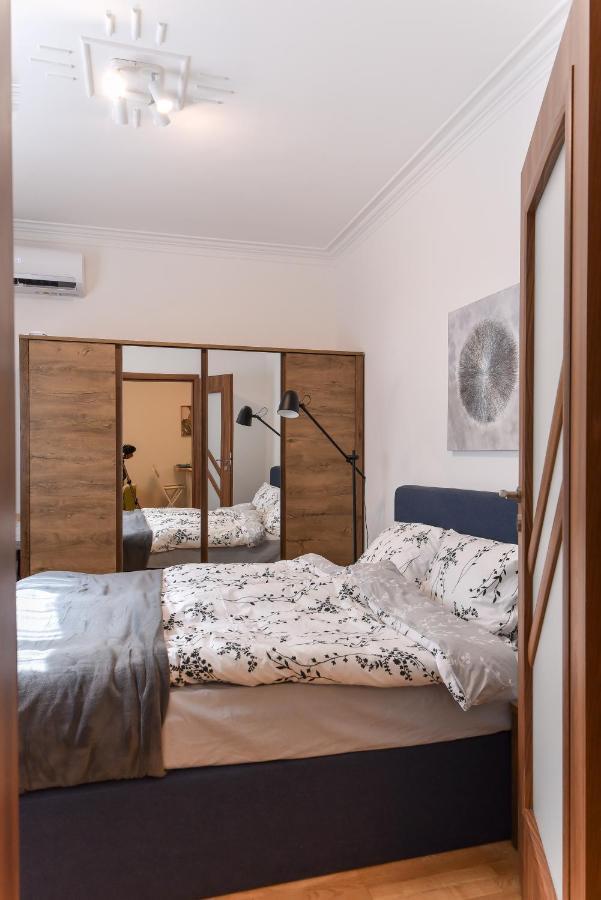 Cosy & Renovated 2Bd Flat Near Vitoshka By Flat Mаnager Lägenhet Sofia Exteriör bild