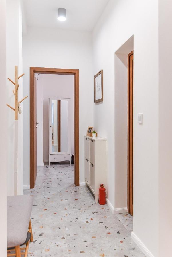 Cosy & Renovated 2Bd Flat Near Vitoshka By Flat Mаnager Lägenhet Sofia Exteriör bild