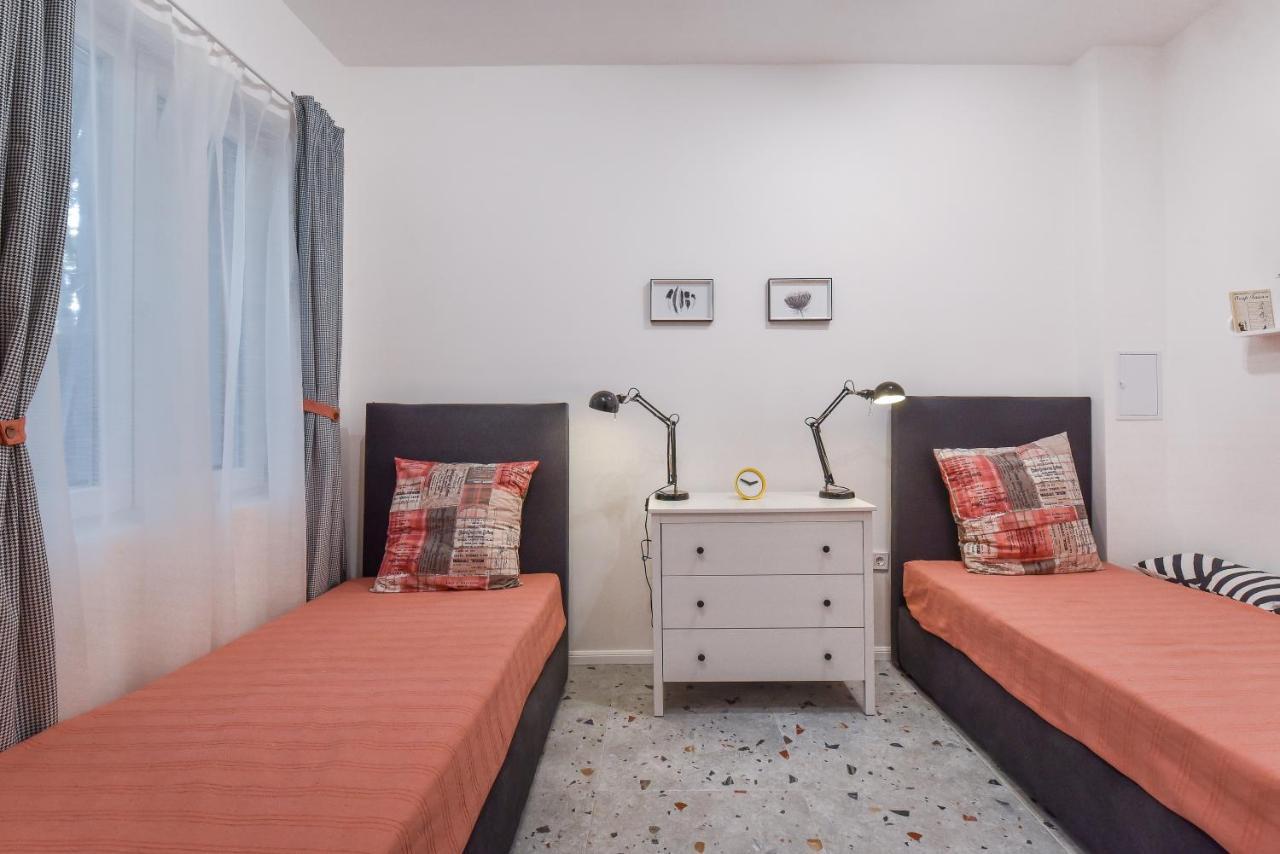 Cosy & Renovated 2Bd Flat Near Vitoshka By Flat Mаnager Lägenhet Sofia Exteriör bild