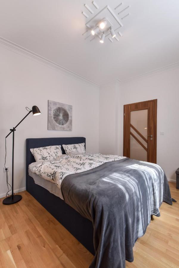 Cosy & Renovated 2Bd Flat Near Vitoshka By Flat Mаnager Lägenhet Sofia Exteriör bild